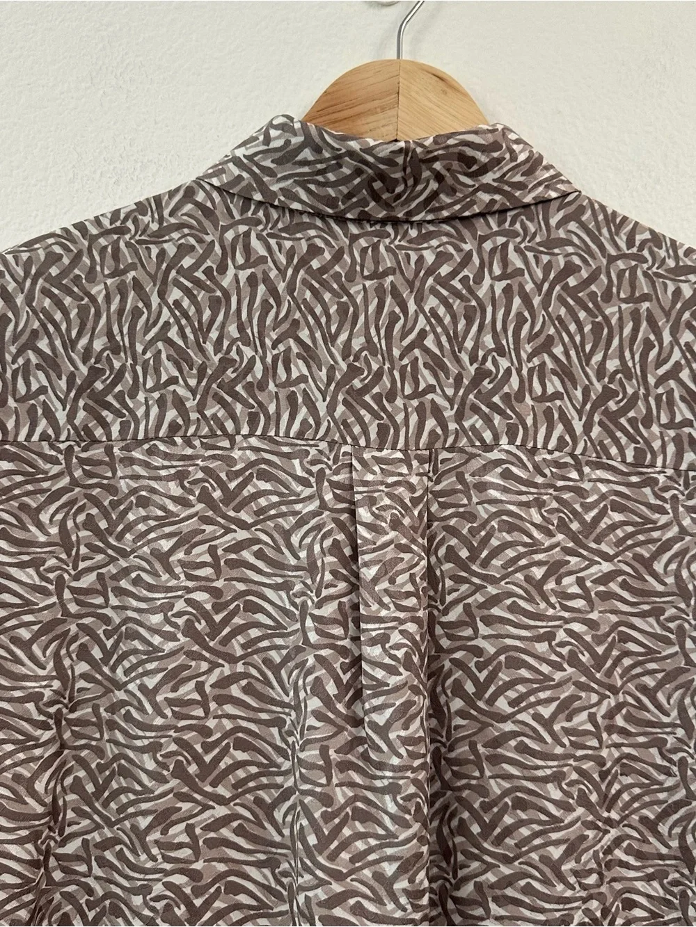 Lafayette 148 New York Printed Long Sleeve 100% Silk Button Down Top Size XS - Picture 6 of 10